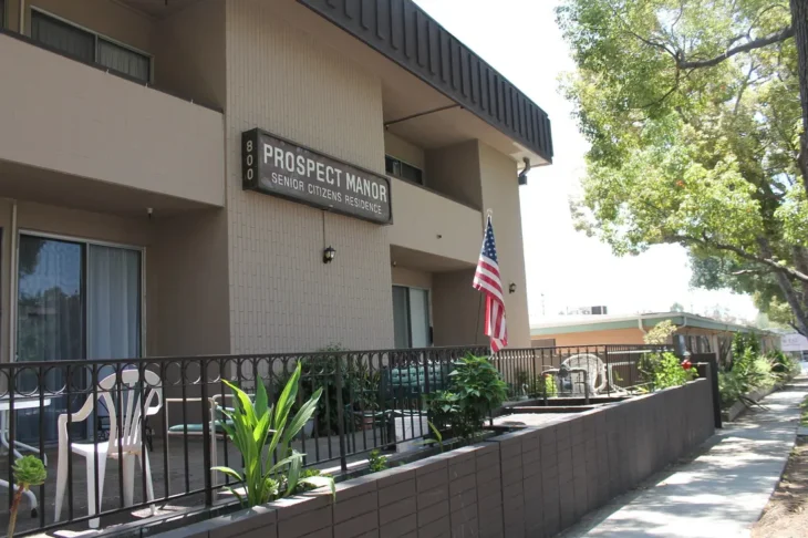 prospect-manor-exterior Exterior view of Prospect Manor senior residence building